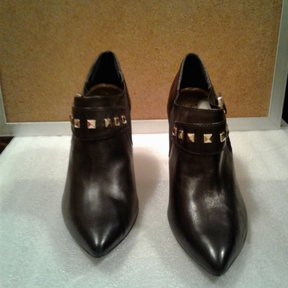 Guess Woman's Black Leather Ankle Boots Style WGSETTING- M    Size 8M  NWOT - Picture 2 of 8